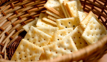 Small crackers